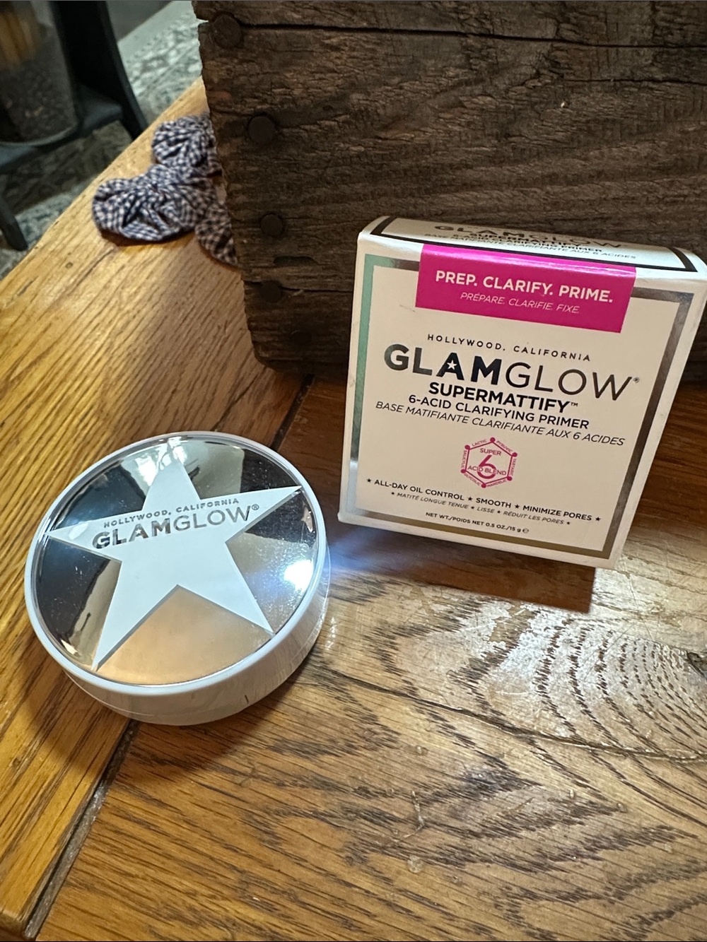 GLAMGLOW Supermattify Primer - White, Silver, Pink Accents